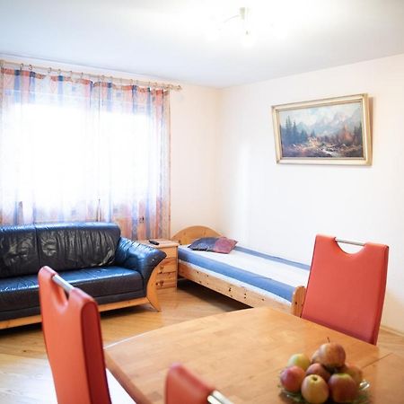 Ferienwohnung "Johann" メッケンベウーレン エクステリア 写真