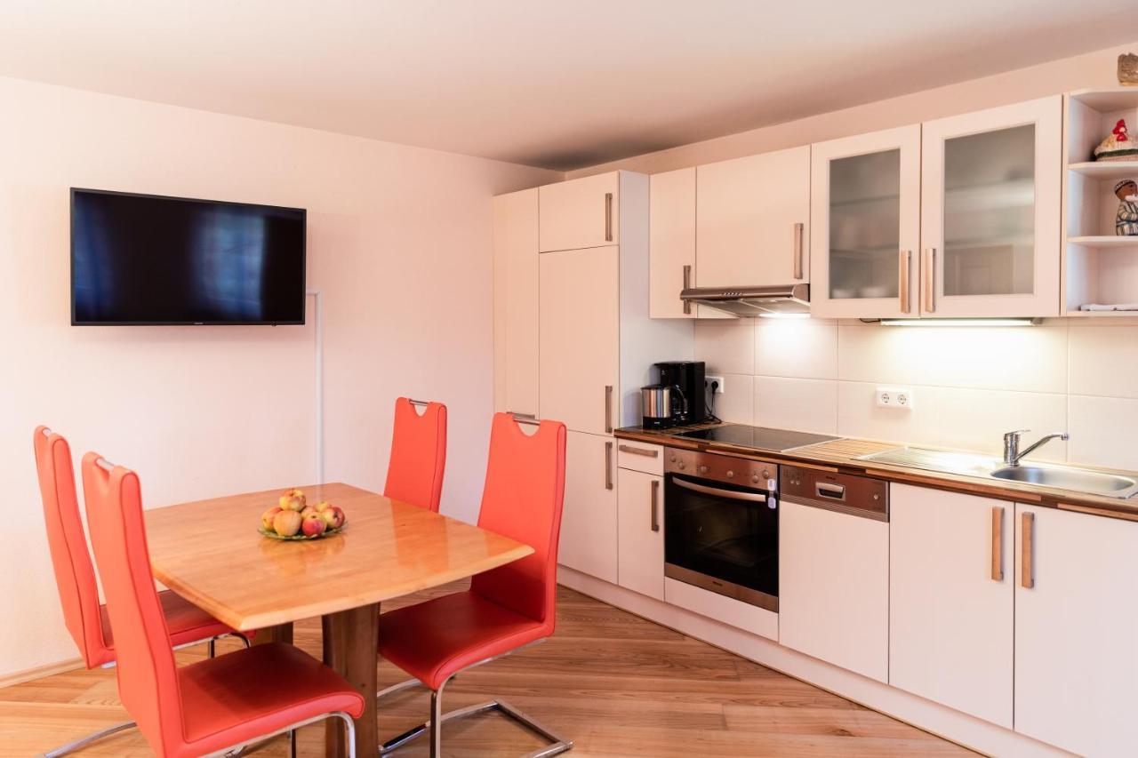 Ferienwohnung "Johann" メッケンベウーレン エクステリア 写真