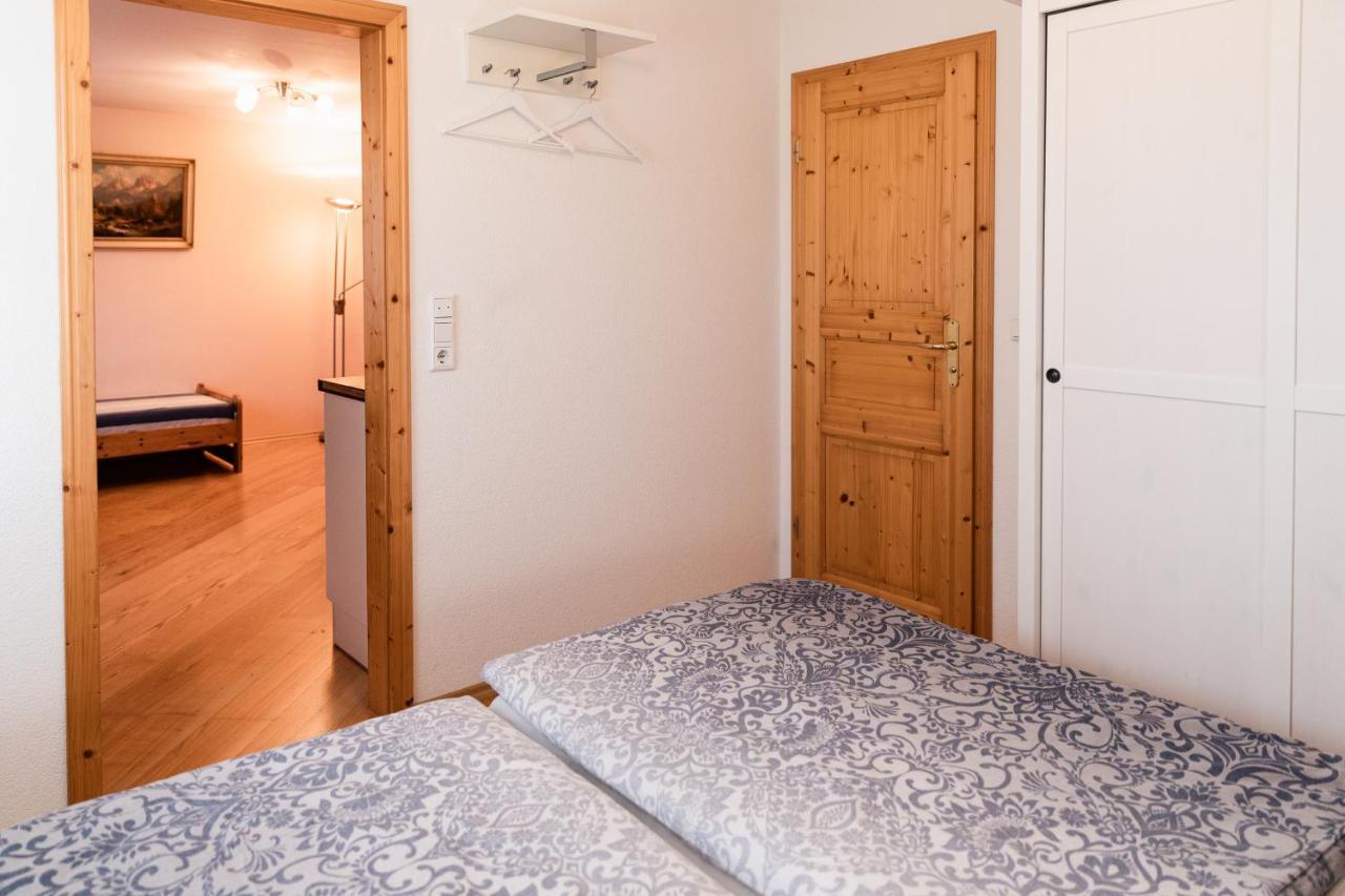 Ferienwohnung "Johann" メッケンベウーレン エクステリア 写真