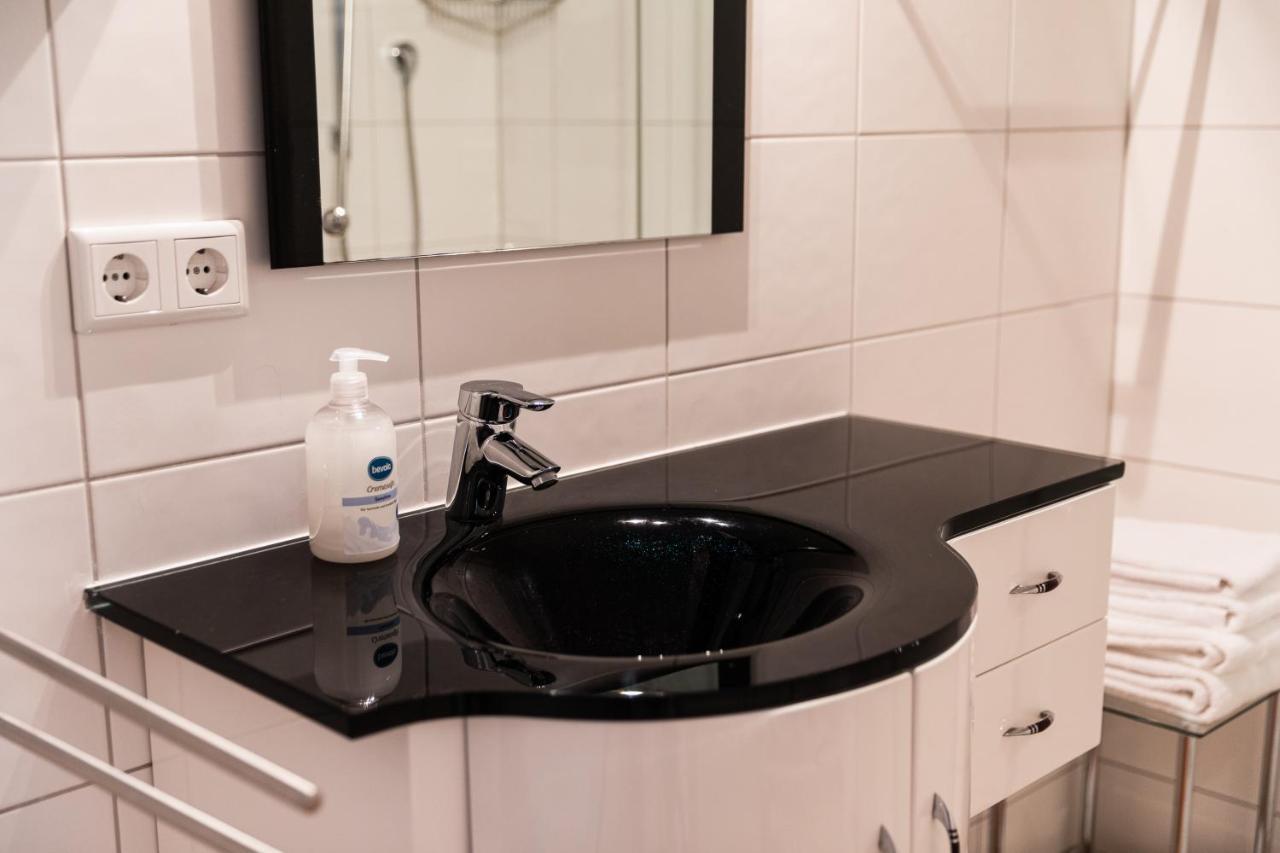Ferienwohnung "Johann" メッケンベウーレン エクステリア 写真