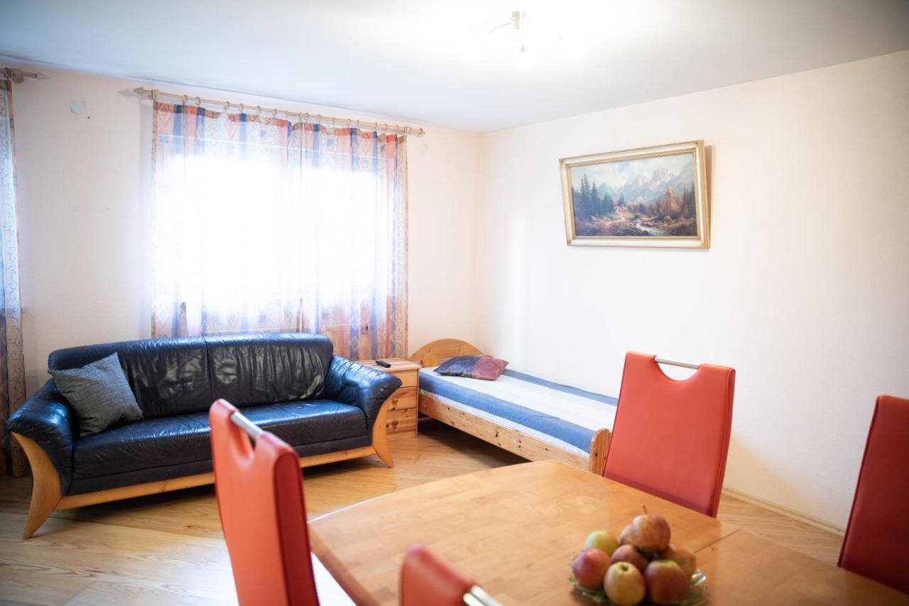 Ferienwohnung "Johann" メッケンベウーレン エクステリア 写真