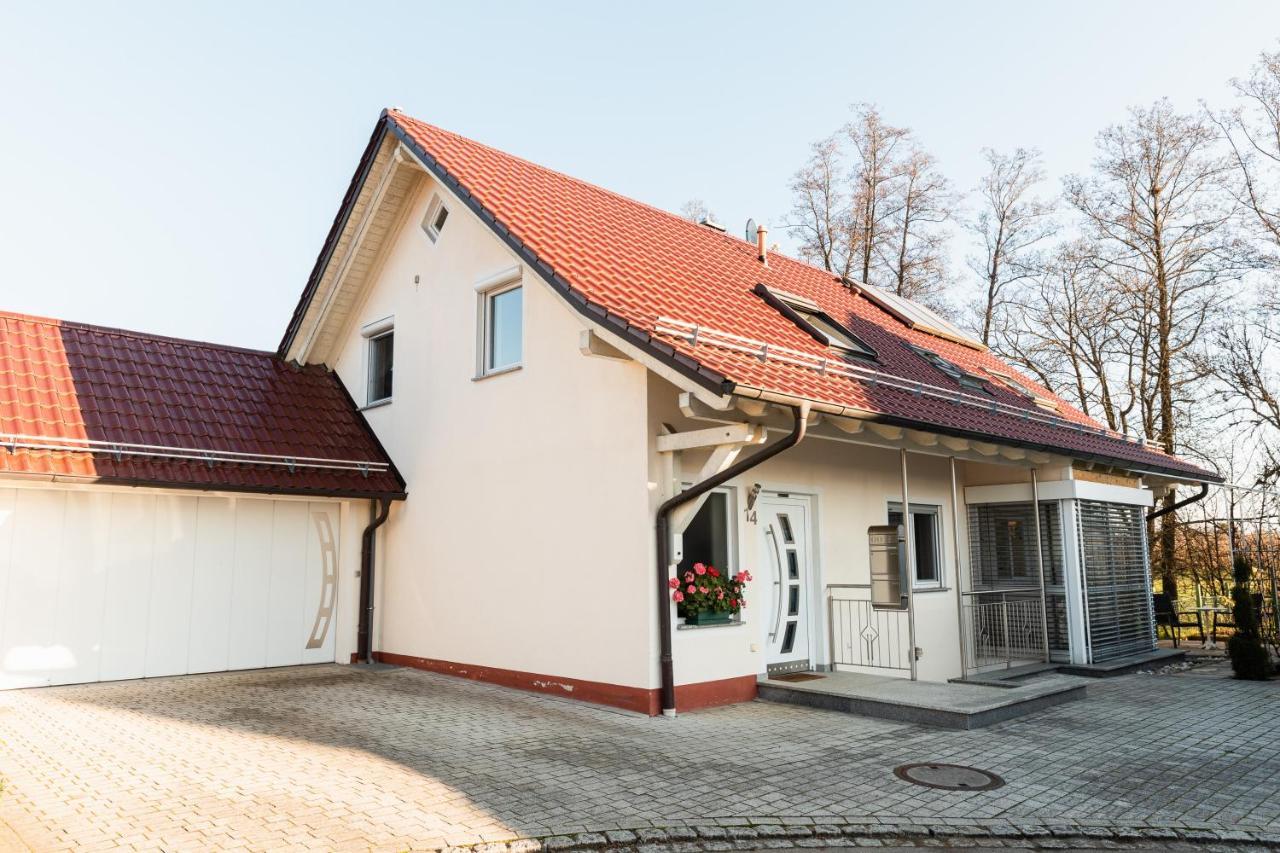 Ferienwohnung "Johann" メッケンベウーレン エクステリア 写真