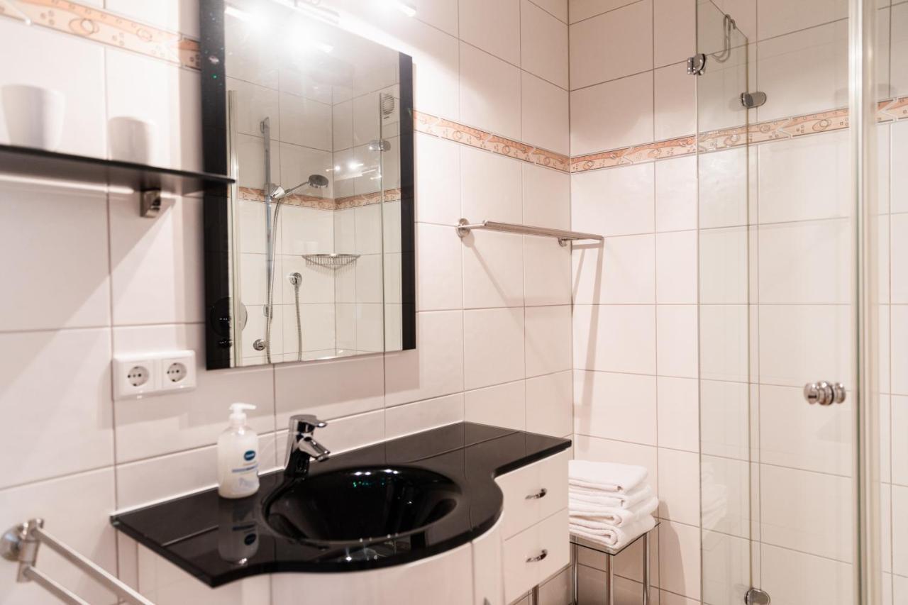 Ferienwohnung "Johann" メッケンベウーレン エクステリア 写真