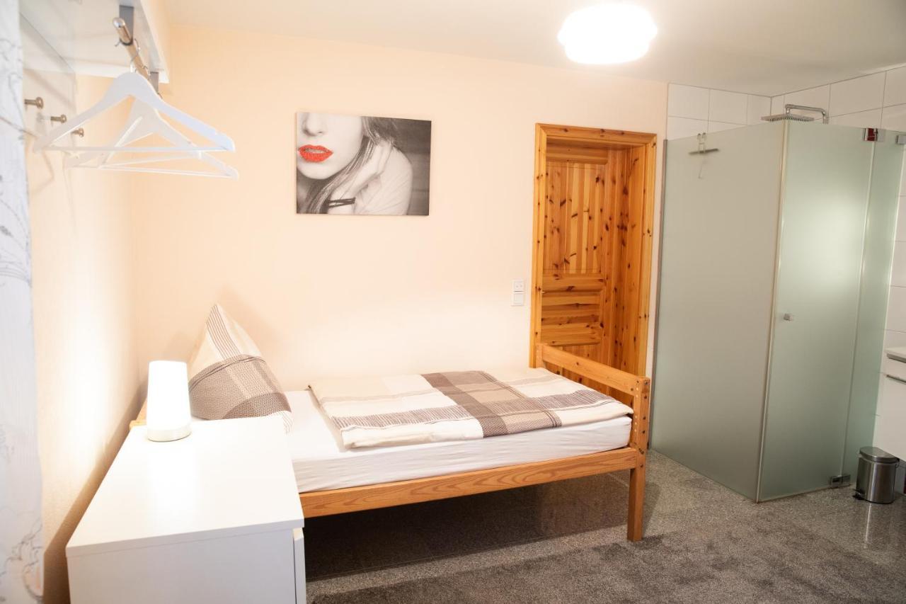 Ferienwohnung "Johann" メッケンベウーレン エクステリア 写真