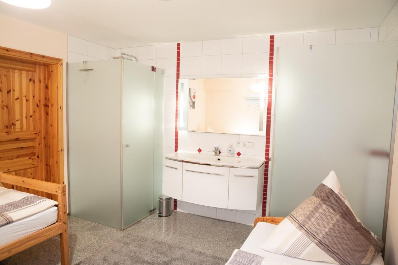 Ferienwohnung "Johann" メッケンベウーレン エクステリア 写真