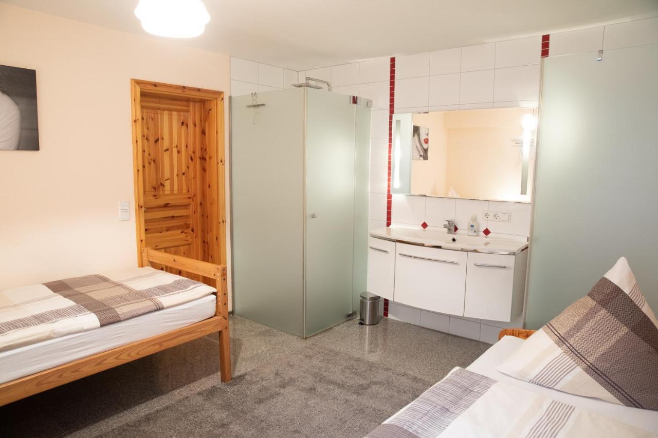Ferienwohnung "Johann" メッケンベウーレン エクステリア 写真