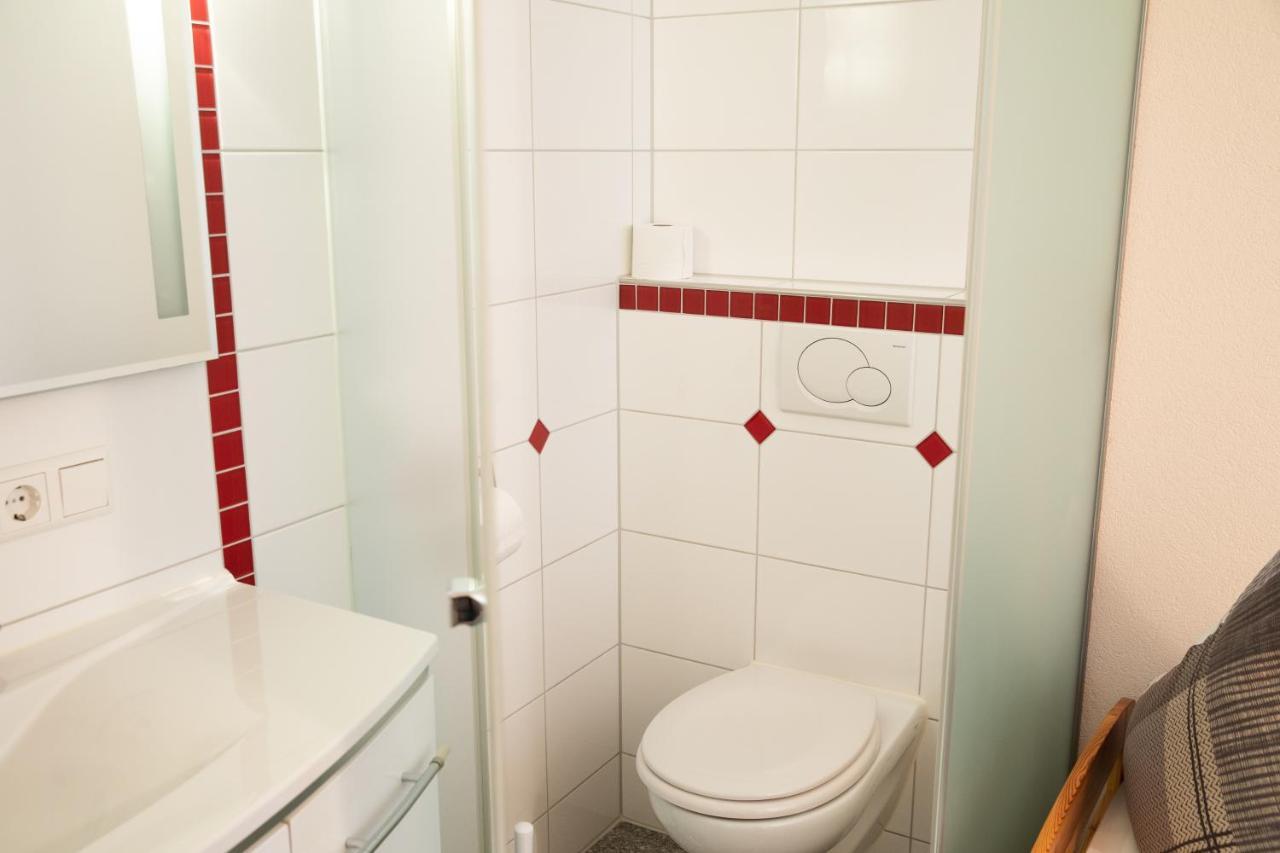 Ferienwohnung "Johann" メッケンベウーレン エクステリア 写真
